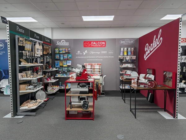  Falcon - Indx - Home - Seg - 1